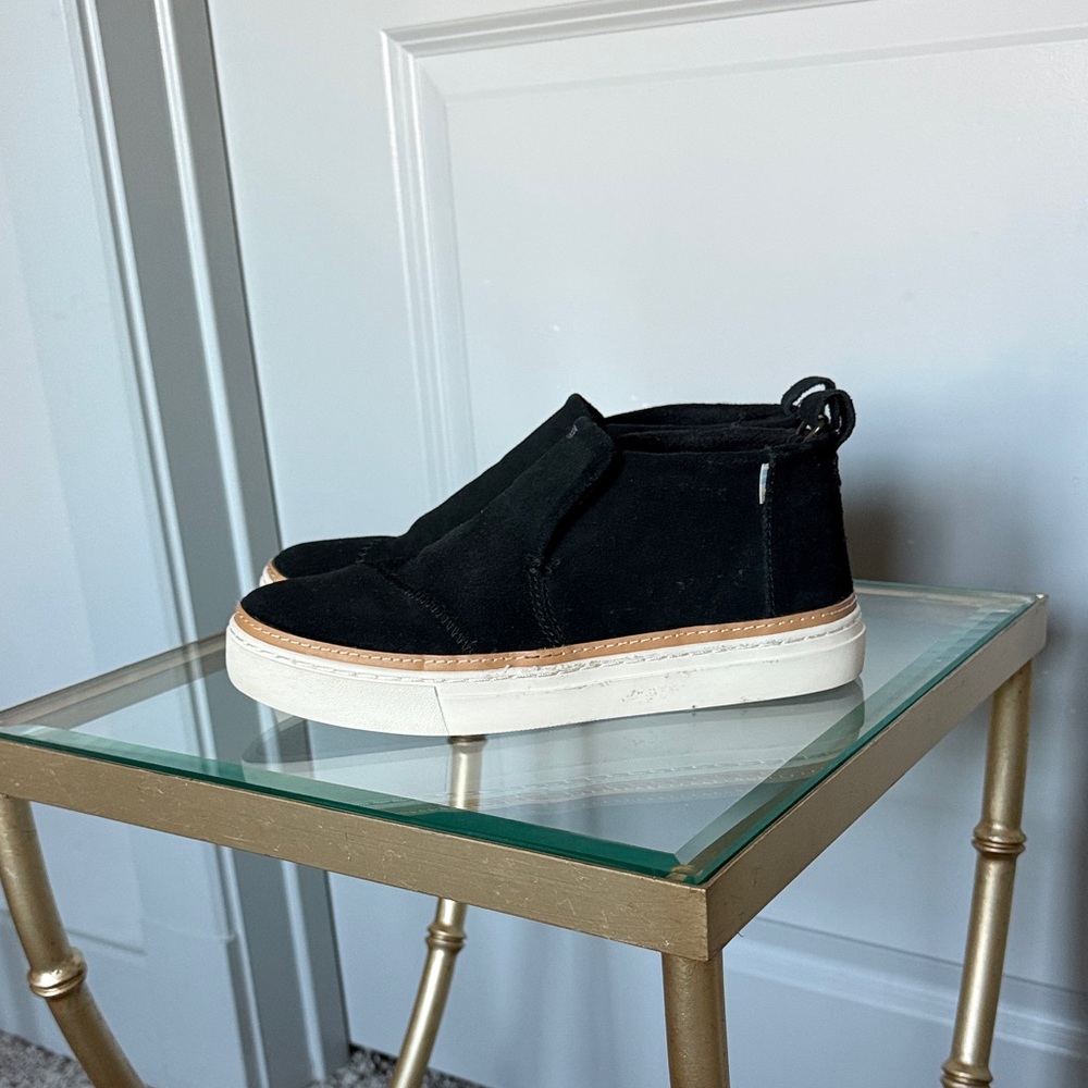 TOMS Women's Paxton Black Suede Slip-On Sneakers